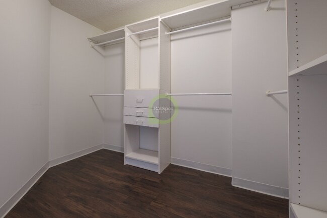 Photo - 454 E Ohio St