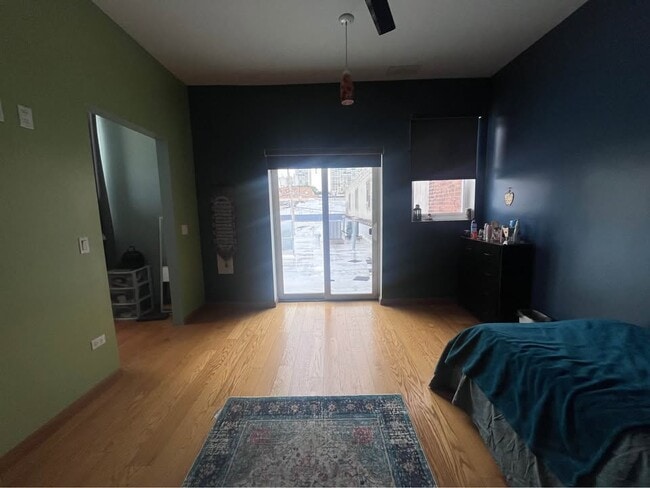 Photo - 5449 N Broadway St Unit 2nd floor