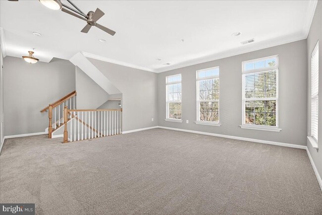 Photo - 1811b Wheyfield Dr