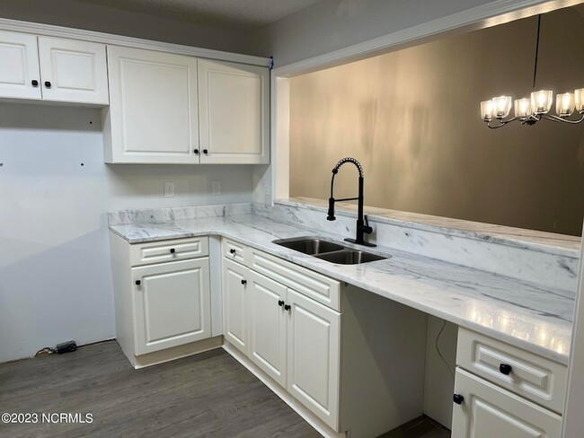 Photo - 607 Sunset Oaks Ln