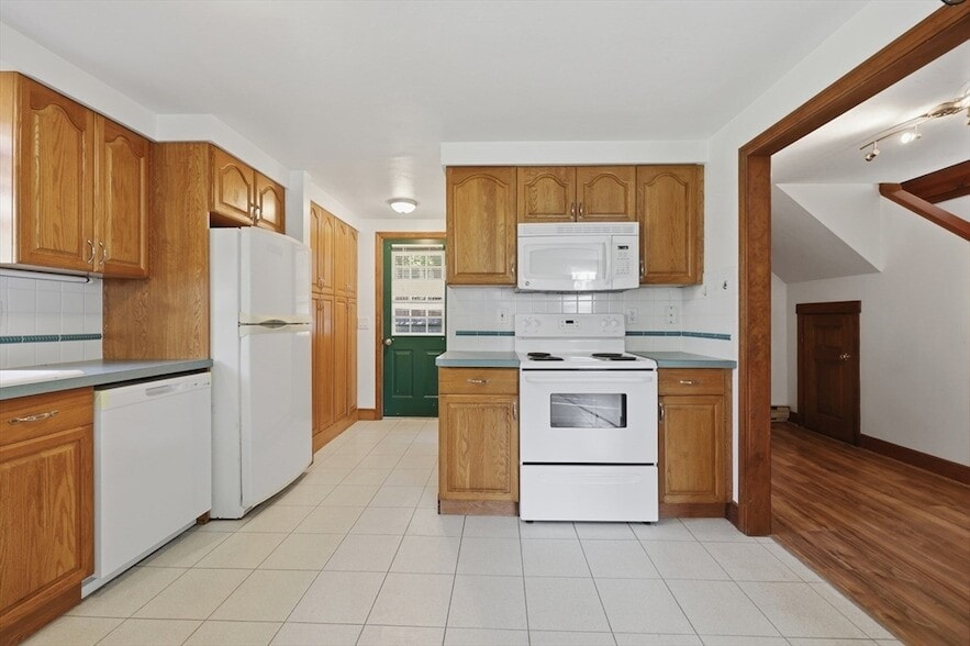 21 Janet Cir