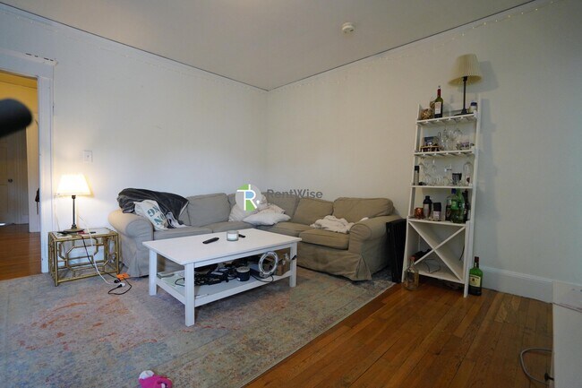 489 E Broadway Unit 3