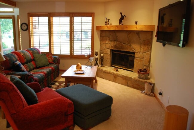 Photo - 2410 Deer Lake Dr