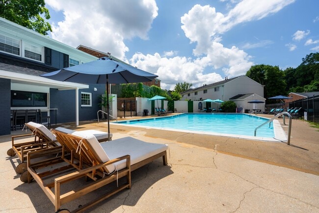 Blue Ridge Crossing Apartments & Townhomes