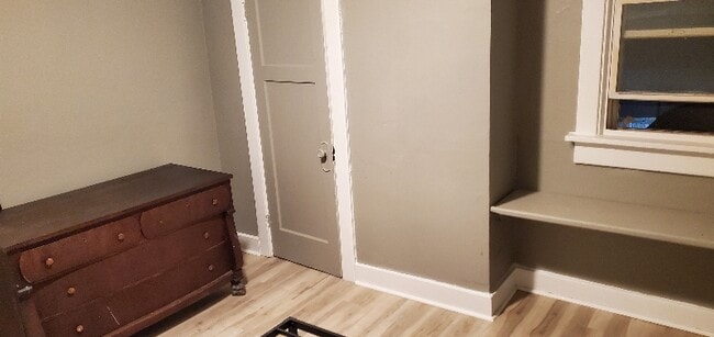 Building Photo - 803 N Gettysburg Ave