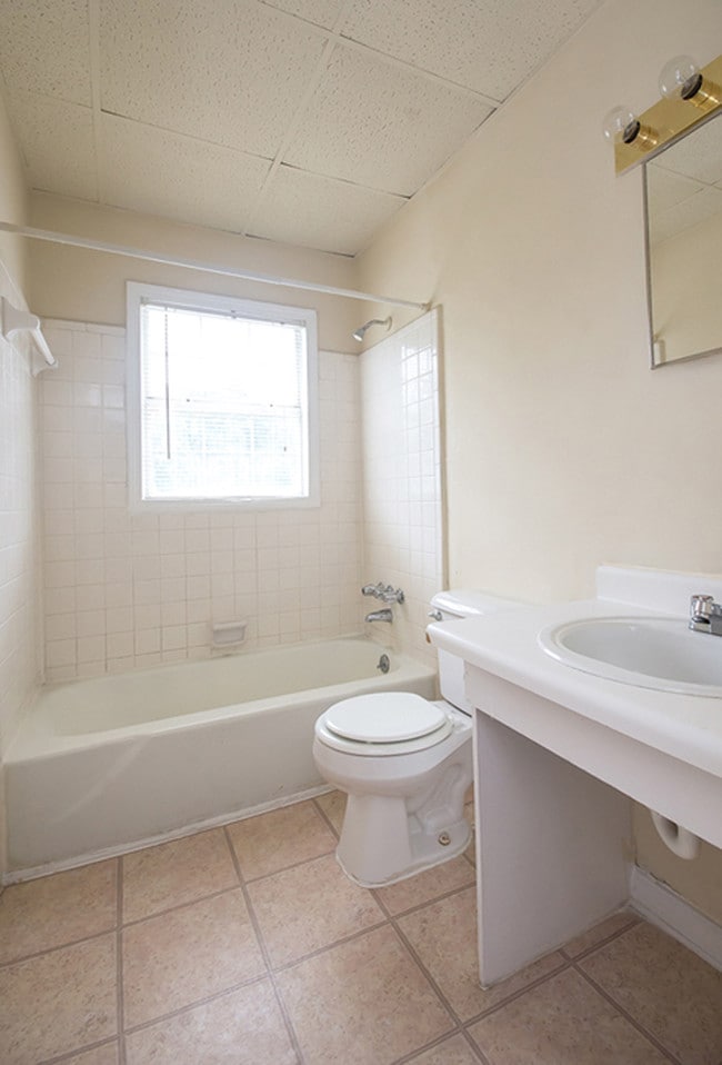 Bathroom - Dodson Courtyard