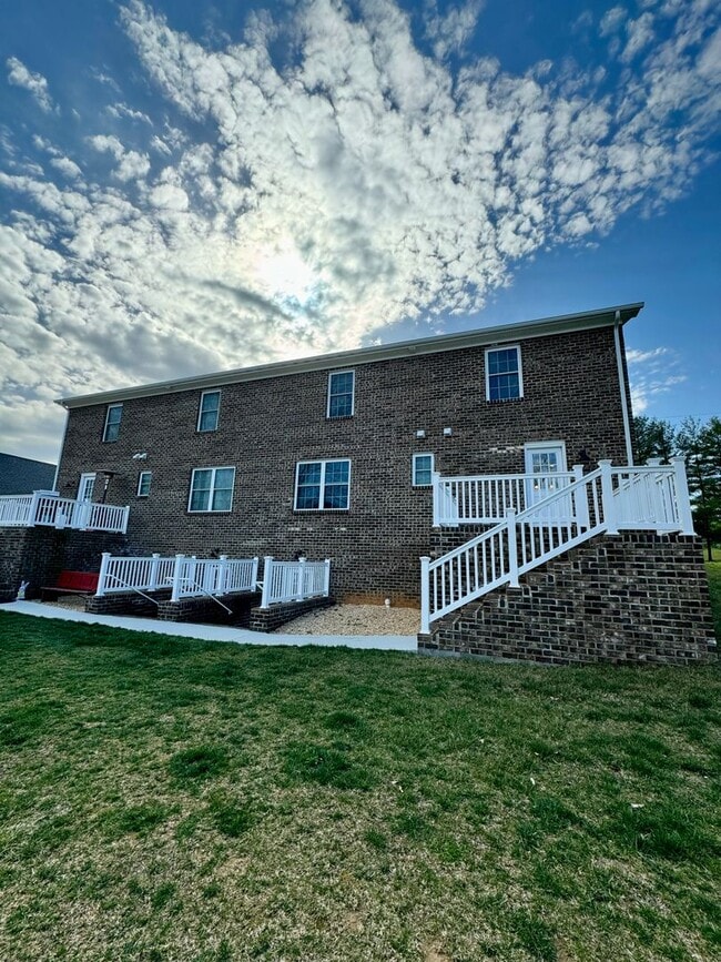 3701 Port Republic Rd