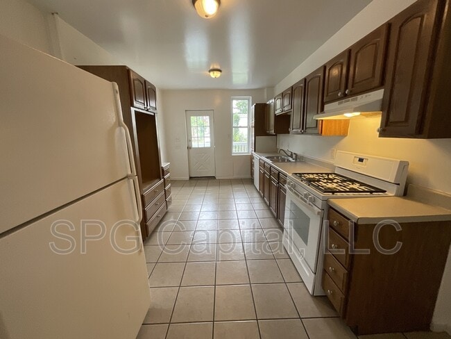 Photo - 281 W Jackson St