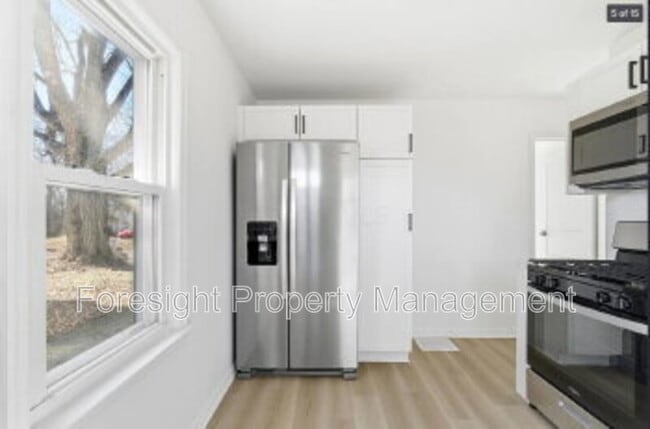 Photo - 1582 Vendome Dr S