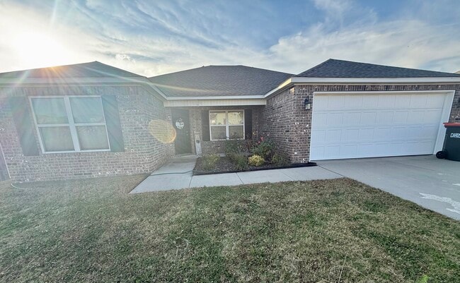 Building Photo - 329 Colton St