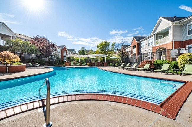 Poolside View - Columns on Wetherington Apartments