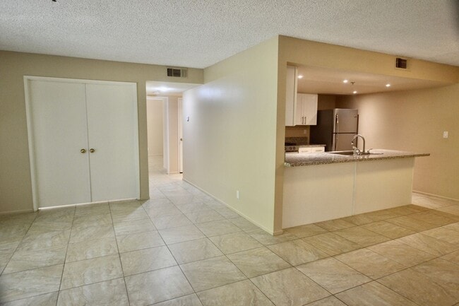 Photo - 200 E Racquet Club Rd