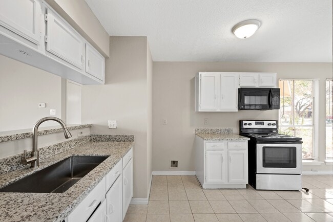 Photo - 17514 Lobo Trail