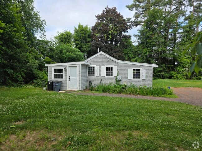 Building Photo - 324 Monponsett St Rental