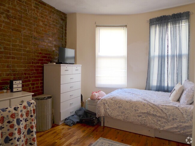 Building Photo - 15 Eldora St Rental