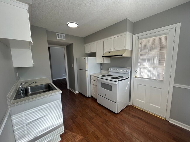 Photo - Heatherwood Apartments