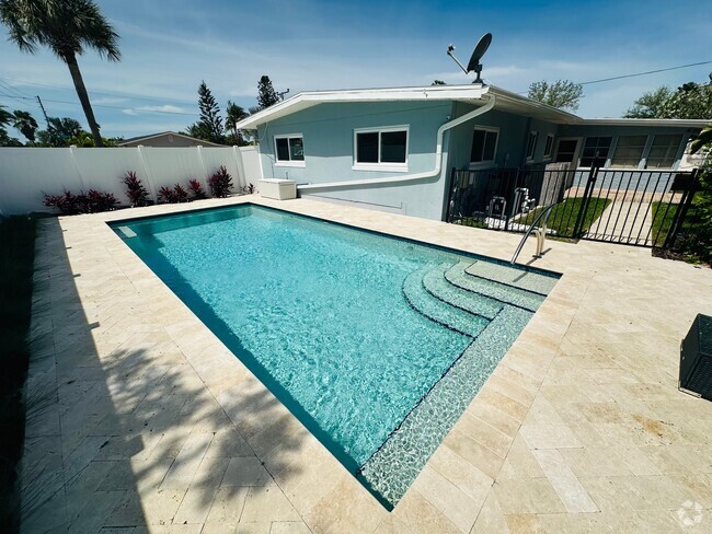 Building Photo - 385 S Tessier Dr Rental