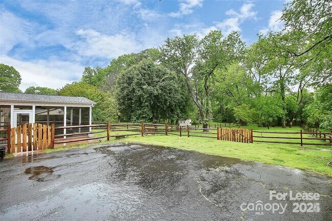 Photo - 6908 Lancer Dr