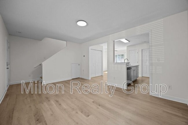 Photo - 107 Laura Ln
