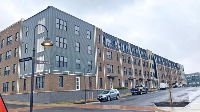 1020 Lusso Ave Unit 200
