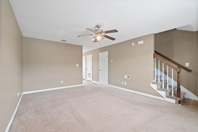 Photo - 524 Patriot Park Ct Unit B