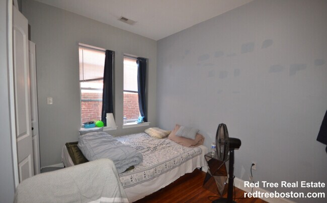 Photo - 191 Boylston St Unit 2