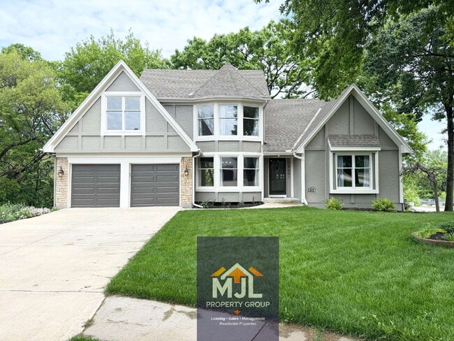 Photo - Beautiful 5 Bedroom / 3.5 Bath Home *READY JULY 1*