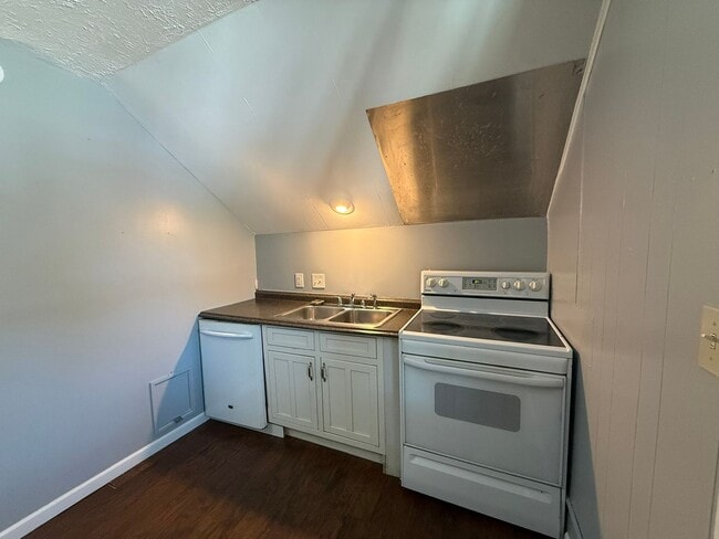 Photo - 24 Davis St Unit 24 Davis St. -  3