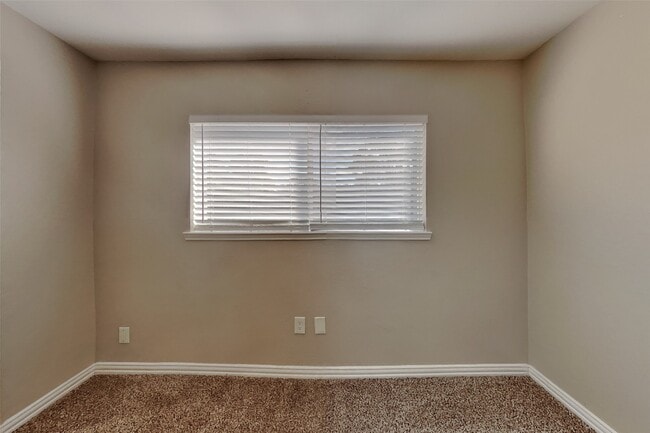 Photo - 5315 Derbyshire Dr