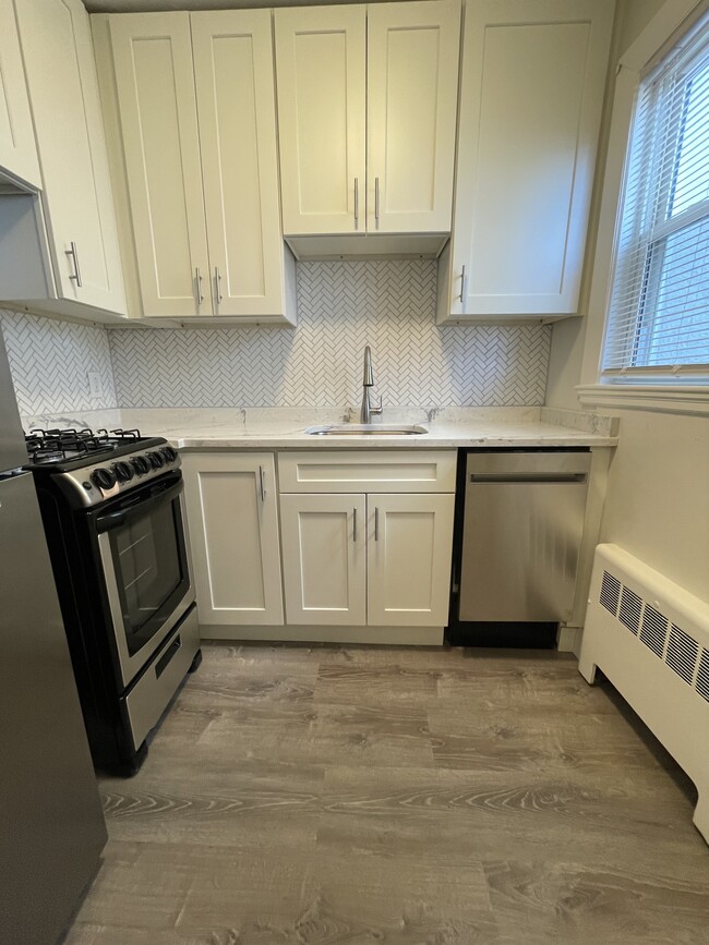 Photo - 90 Winthrop Shore Dr