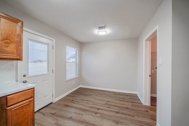 Photo - 121 Rodeo Dr