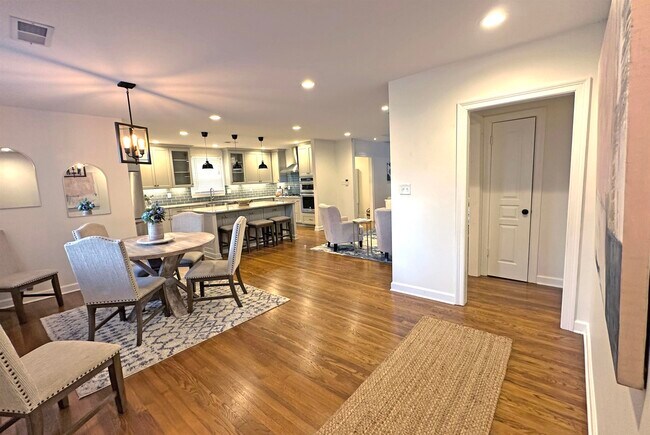 Photo - 3815 Montclair Dr