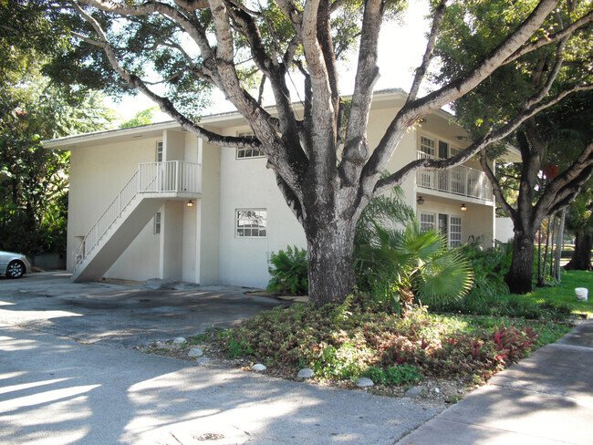 Building Photo - 4885 Ponce de Leon Rental