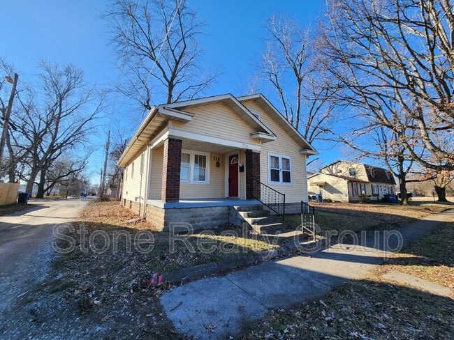 Building Photo - 715 3rd Ave Rental
