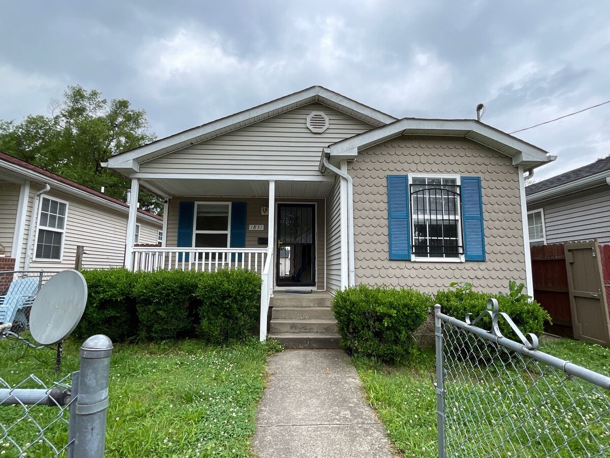 Photo - 1831 W Ormsby Ave House