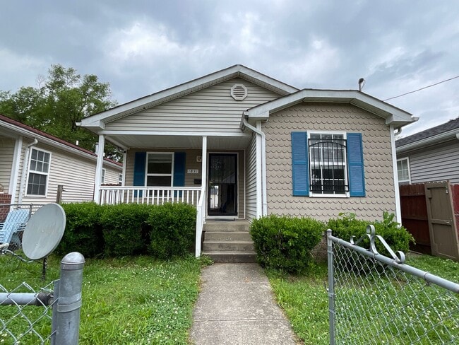 Building Photo - 1831 W Ormsby Ave Rental