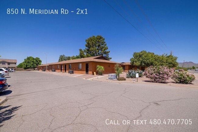 Building Photo - 850 N Meridian Dr Unit 2x1