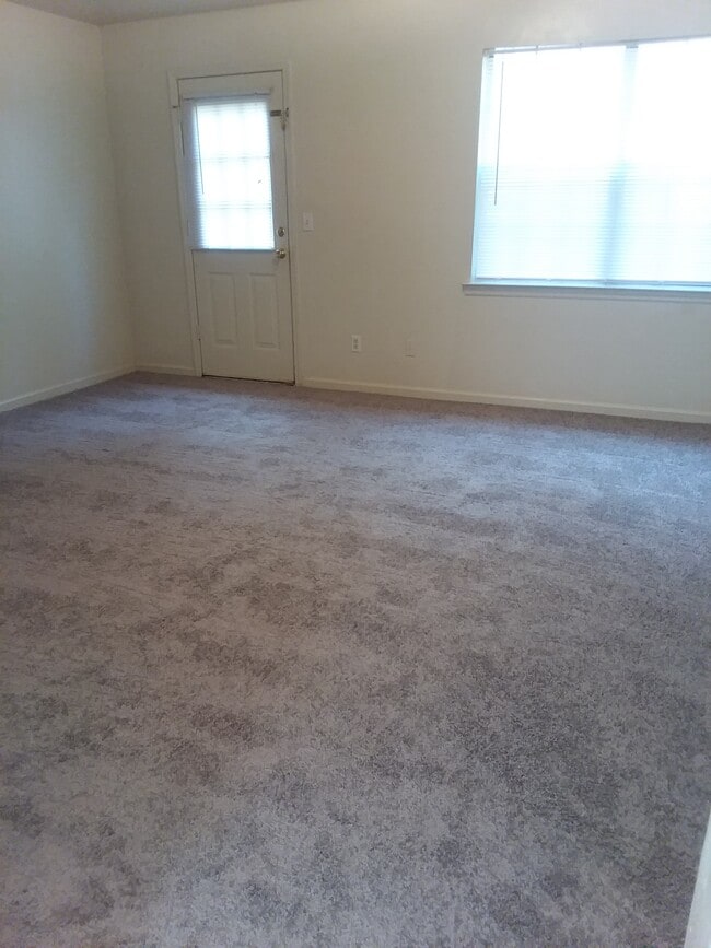 Photo - Pine Woods Apartments - West Blocton, AL