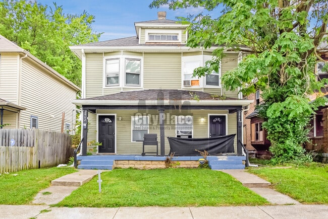 Building Photo - 2862 Highland Pl