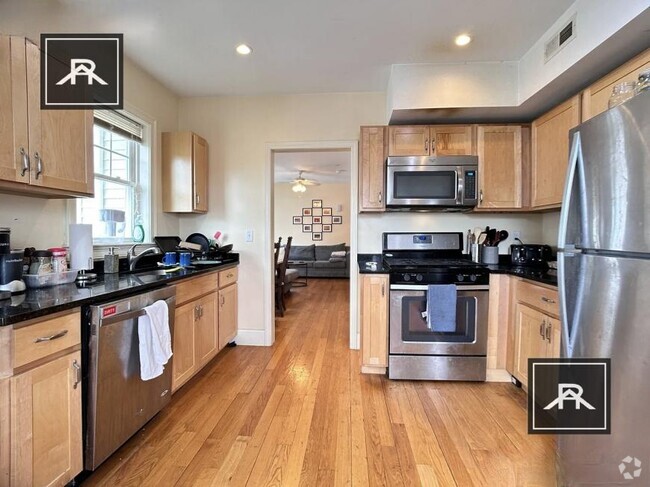 Building Photo - 4 bedroom in Brighton MA 02135 Unit 2 Rental