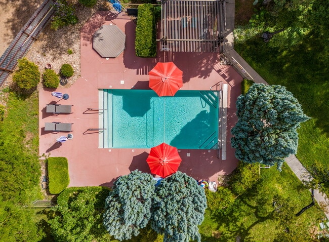 Cloverleaf Apartments