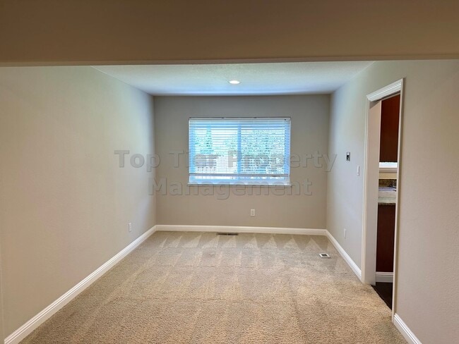 Photo - Spacious 4 Bed / 2.5 Bath / 2,106 Sqft Mar...