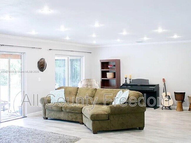 Photo - 22856 SW 53rd Ave