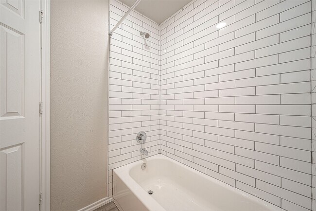 Photo - 1547 Garden Rd