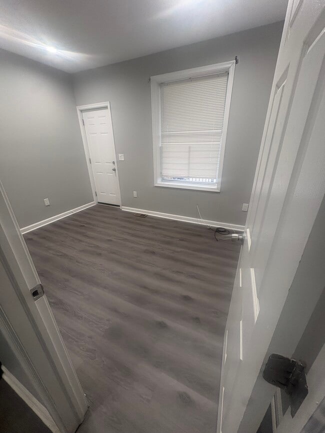 Photo - 619 E 29th St