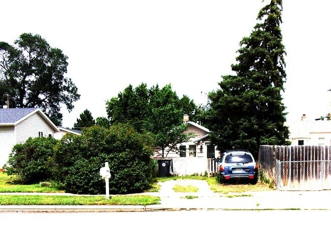 Building Photo - 624 E Madison St Rental