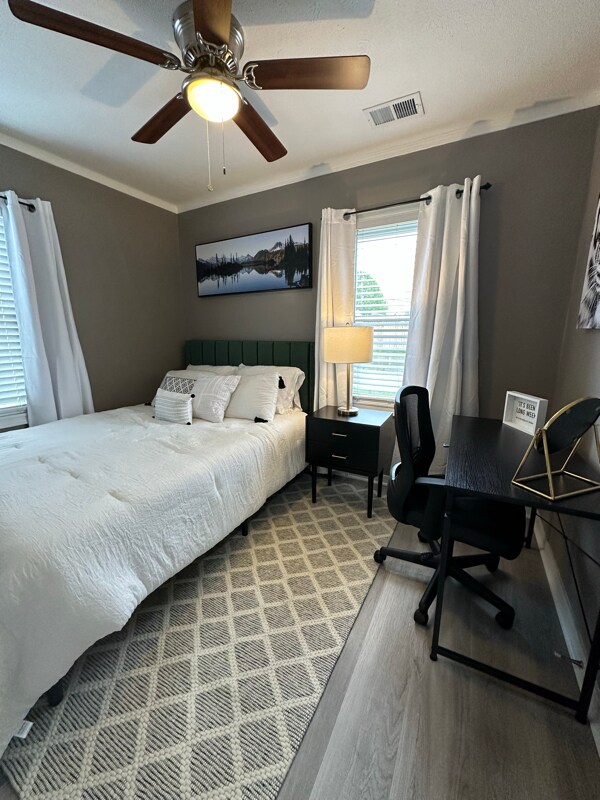 Photo - 2500 Emil Ave