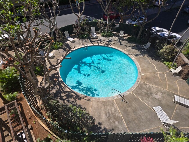 Photo - 750 Amana St