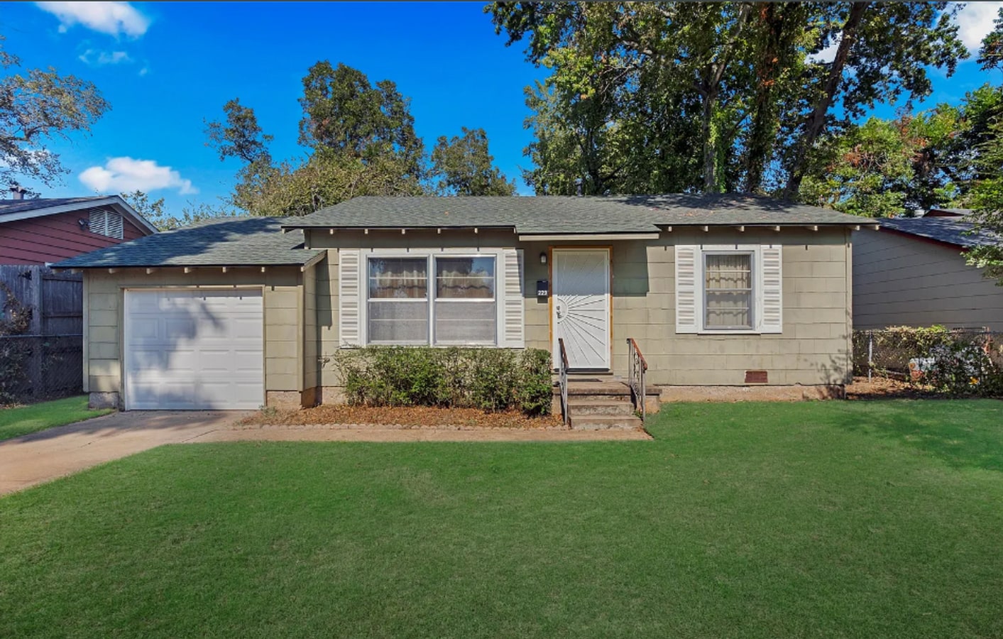 Charming 2 Bed On Riverside! | Immediate Move In Available | Pictures Coming Soon! - Charming 2 Bed On Riverside! | Immediate Move In Available | Pictures Coming Soon!
