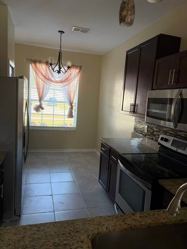 Photo - 404 Bluff Pass Dr